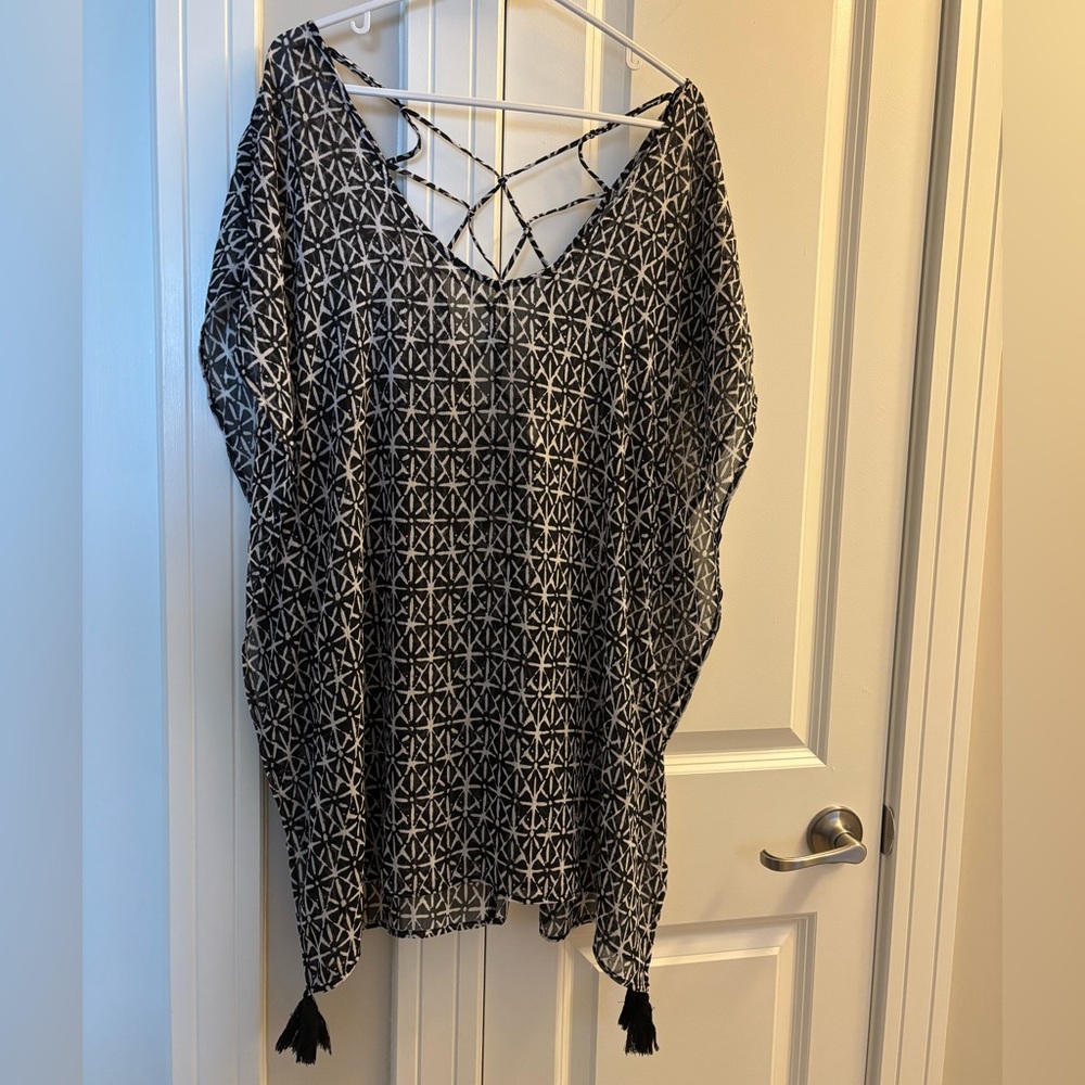 Women’s Beach Cover Up! Light weight material